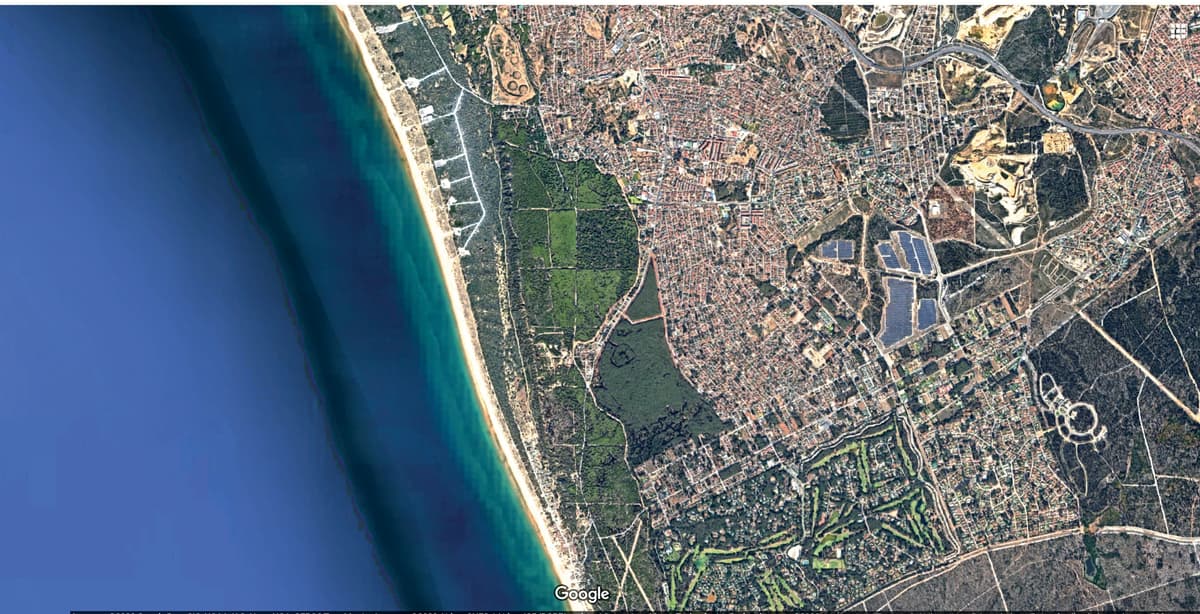 Aroeira Satellite Map